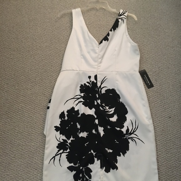NWT Isadora Black White dress sz 8P - Picture 2 of 3
